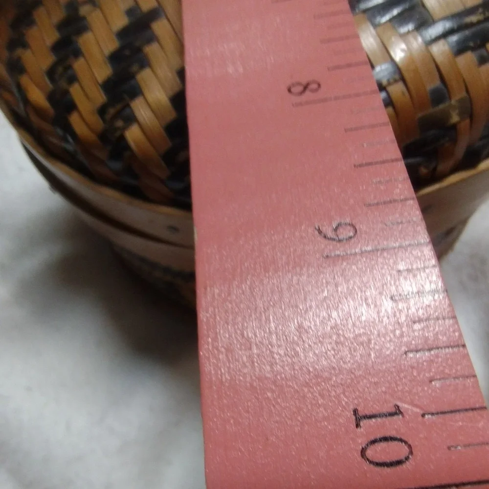 Vintage‎ Handwoven Bamboo Basket with Lid Handle Woven Trinket Sewing Box